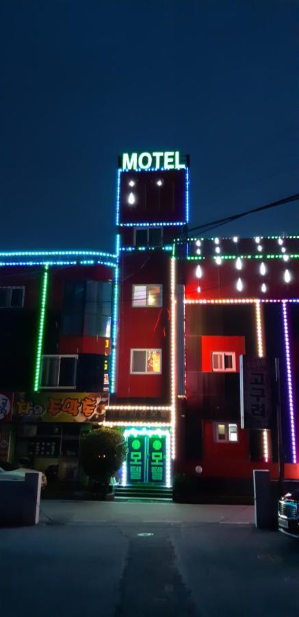 Michigan Motel โพชอน ภายนอก รูปภาพ